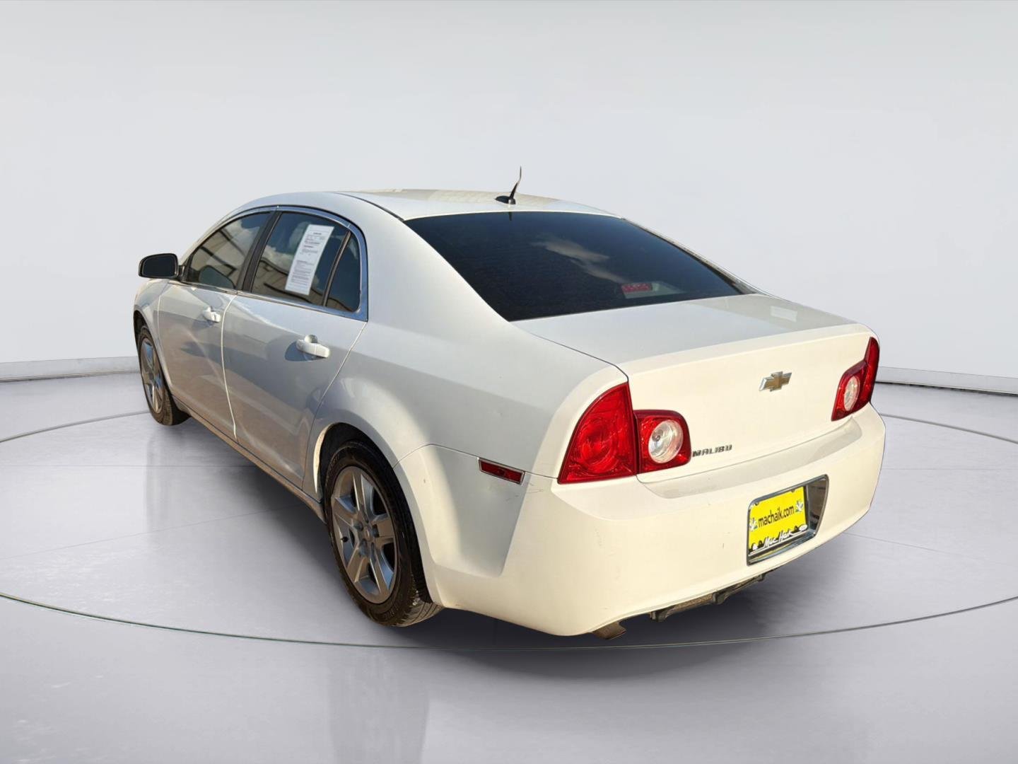 Used 2010 Summit White Chevrolet LS w/1LS image 3