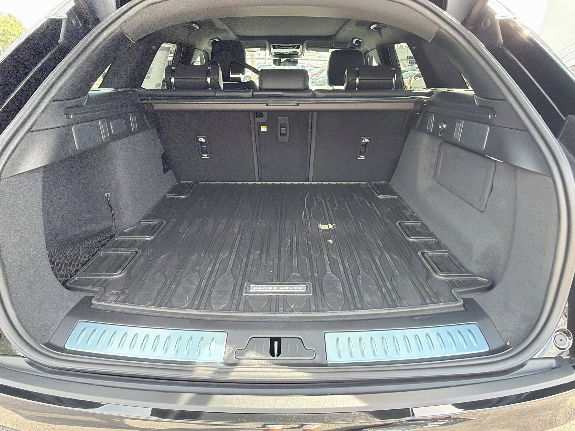 New 2026 Santorini Black Land Rover S image 12