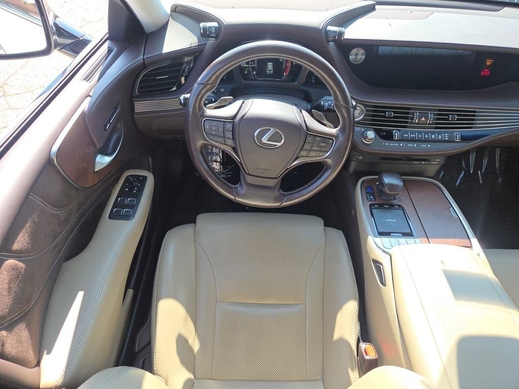 Used 2018 White Pearl Lexus 500 Base image 4