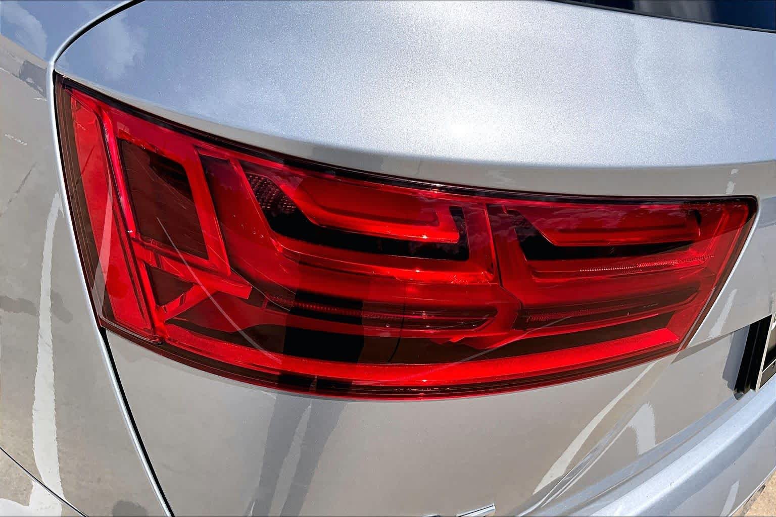 Used 2018 Florett Silver Metallic Audi Premium Plus image 27