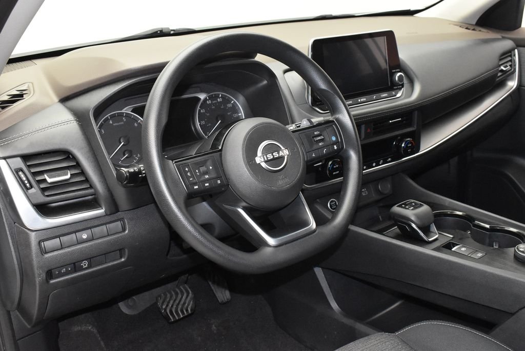 Used 2023 Silver Nissan SV image 15