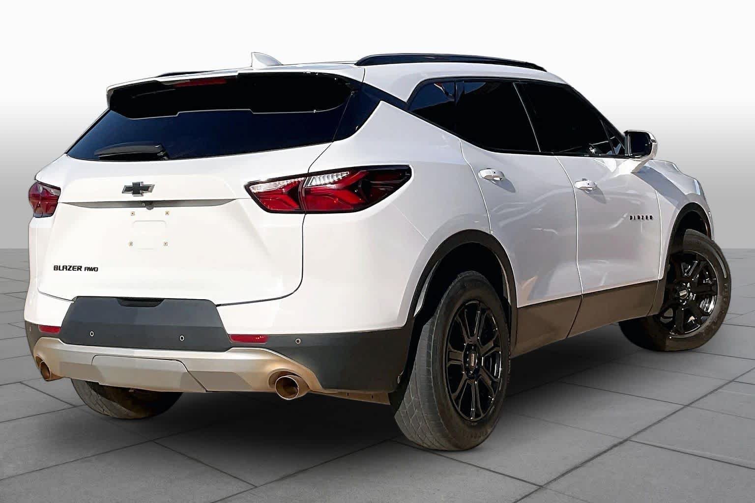 Used 2021 SUMMIT WHITE Chevrolet LT image 13