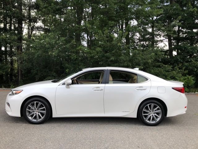 Used 2016 White Pearl Lexus 300h image 8