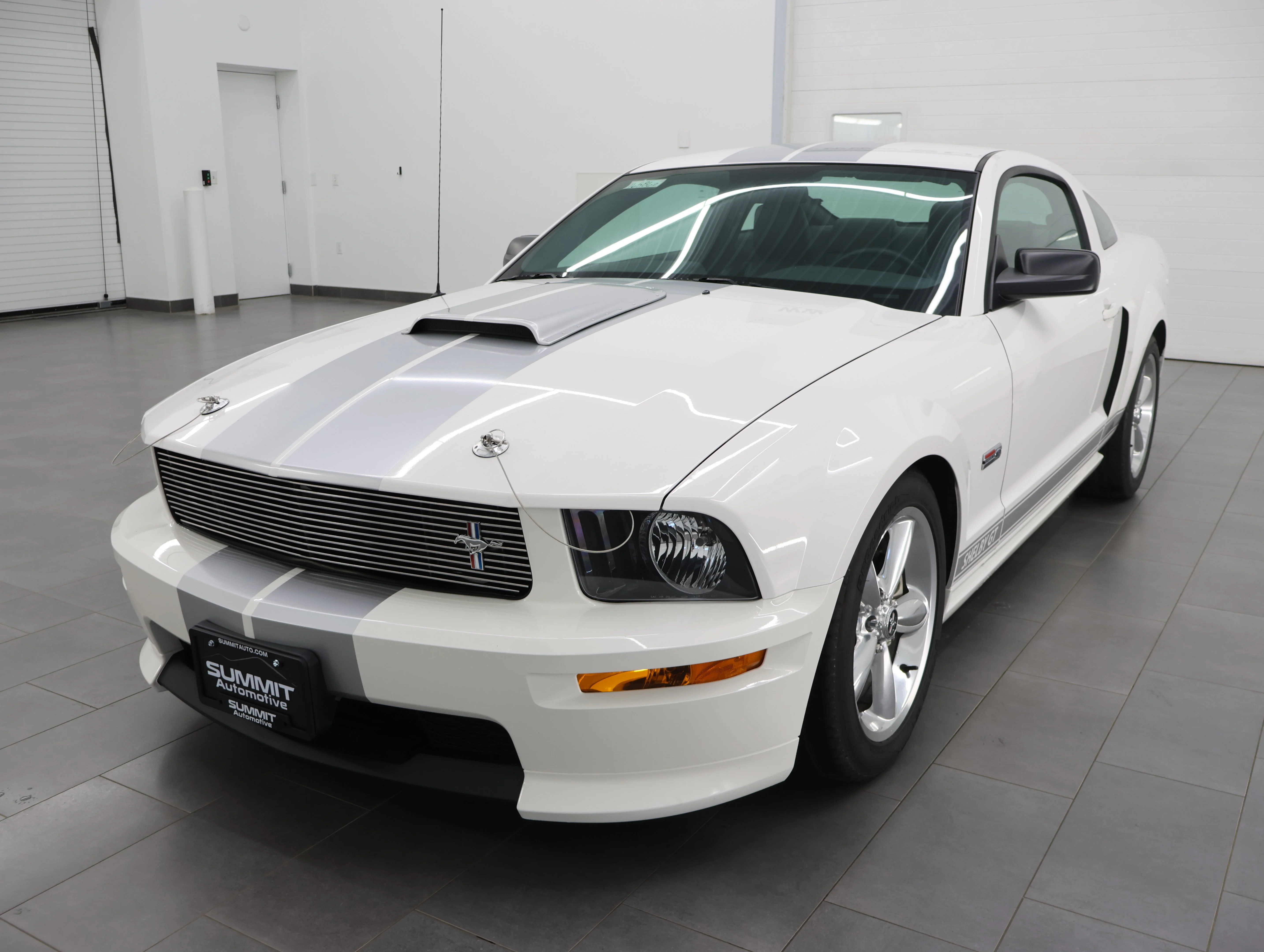 Used 2007 Performance White Ford GT Premium image 7