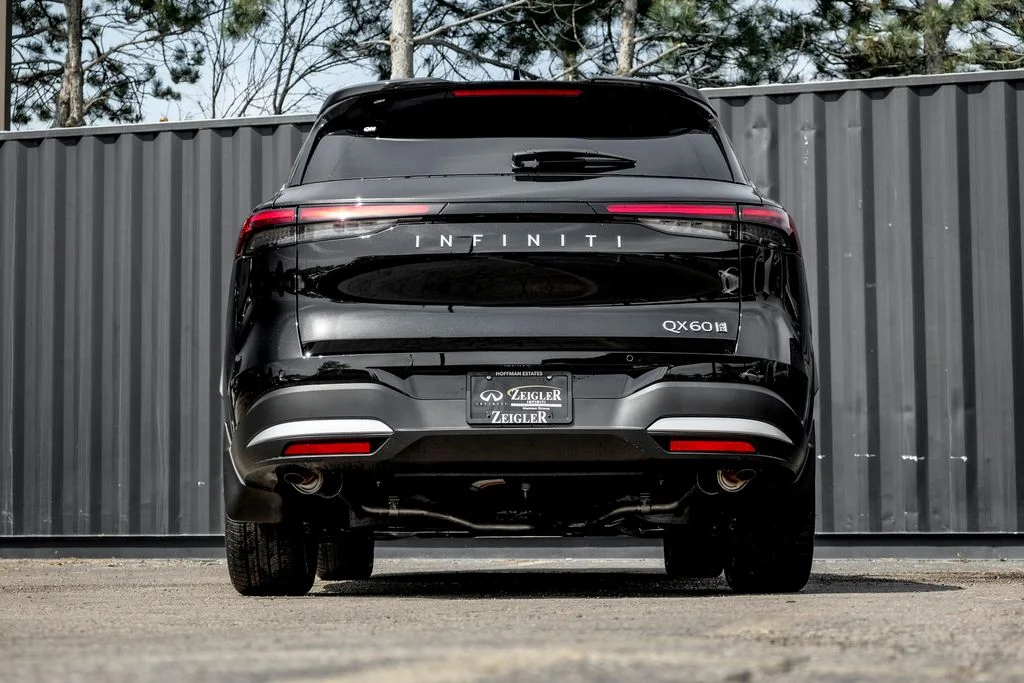New 2027 MINERAL BLACK INFINITI Luxe AWD image 8