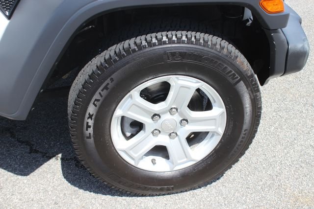 Used 2019 White Jeep Unlimited Sport S image 32