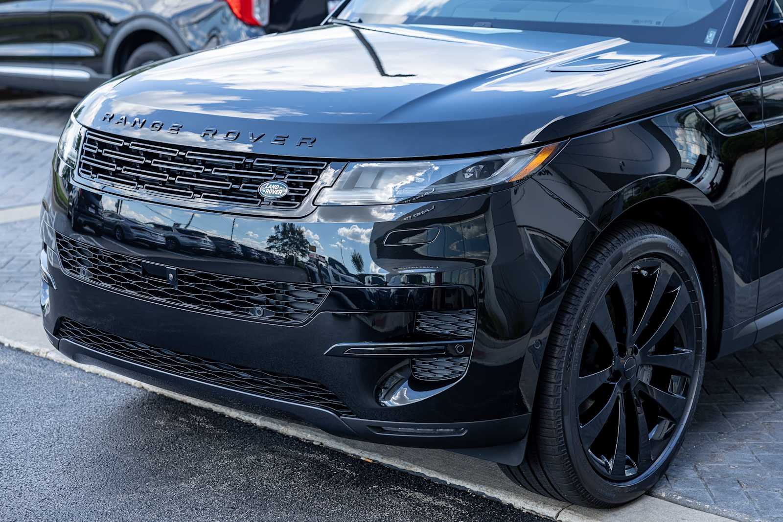 New 2026 BLACK Land Rover SE image 46