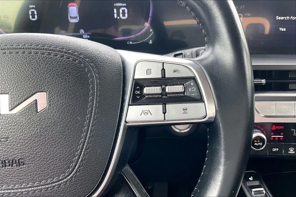 Used 2024 Black Kia S image 19