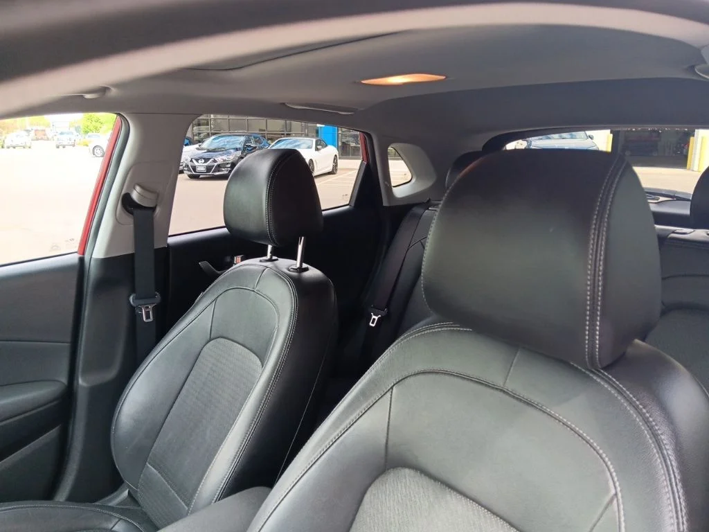 Used 2018 Pulse Red Hyundai Limited image 34