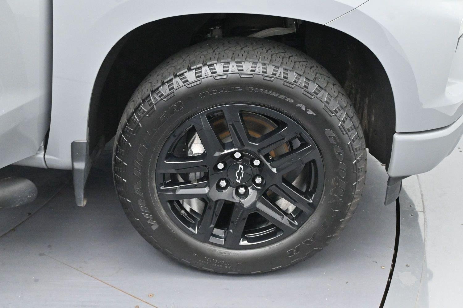 Used 2024 Slate Gray Metallic Chevrolet Custom image 32