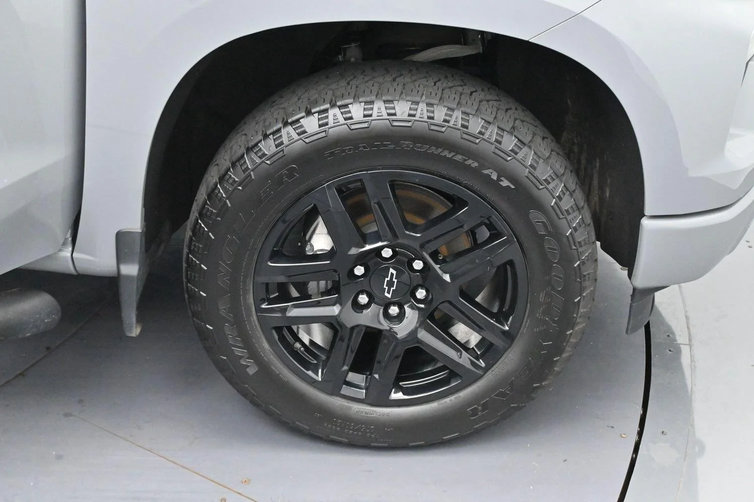 Used 2024 Slate Gray Metallic Chevrolet Custom image 32