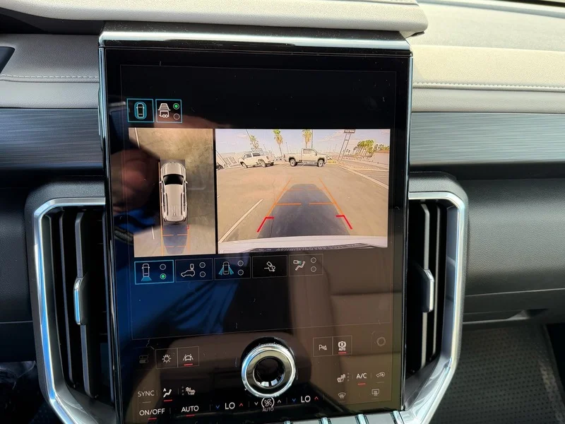 New 2027 Summit White GMC Elevation image 11