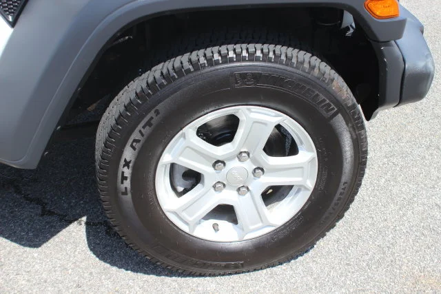 Used 2019 White Jeep Unlimited Sport S image 32