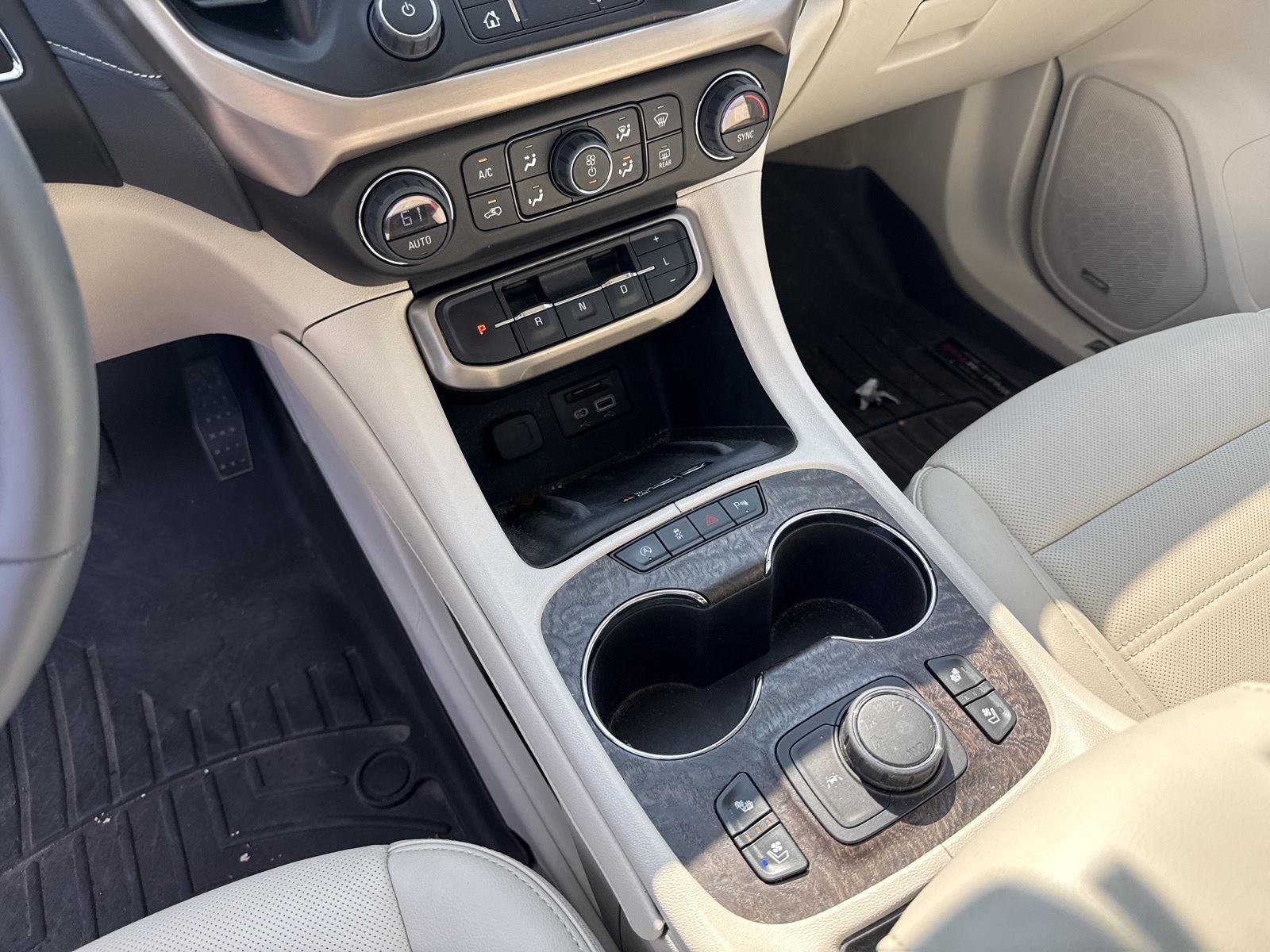 Used 2023 White Frost Tricoat GMC Denali image 12