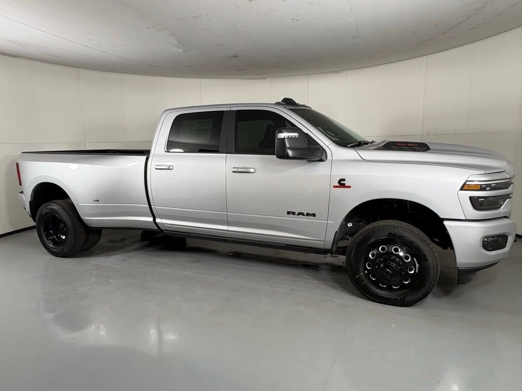 New 2026 Silver-Zynith Exterior Paint RAM Laramie image 9