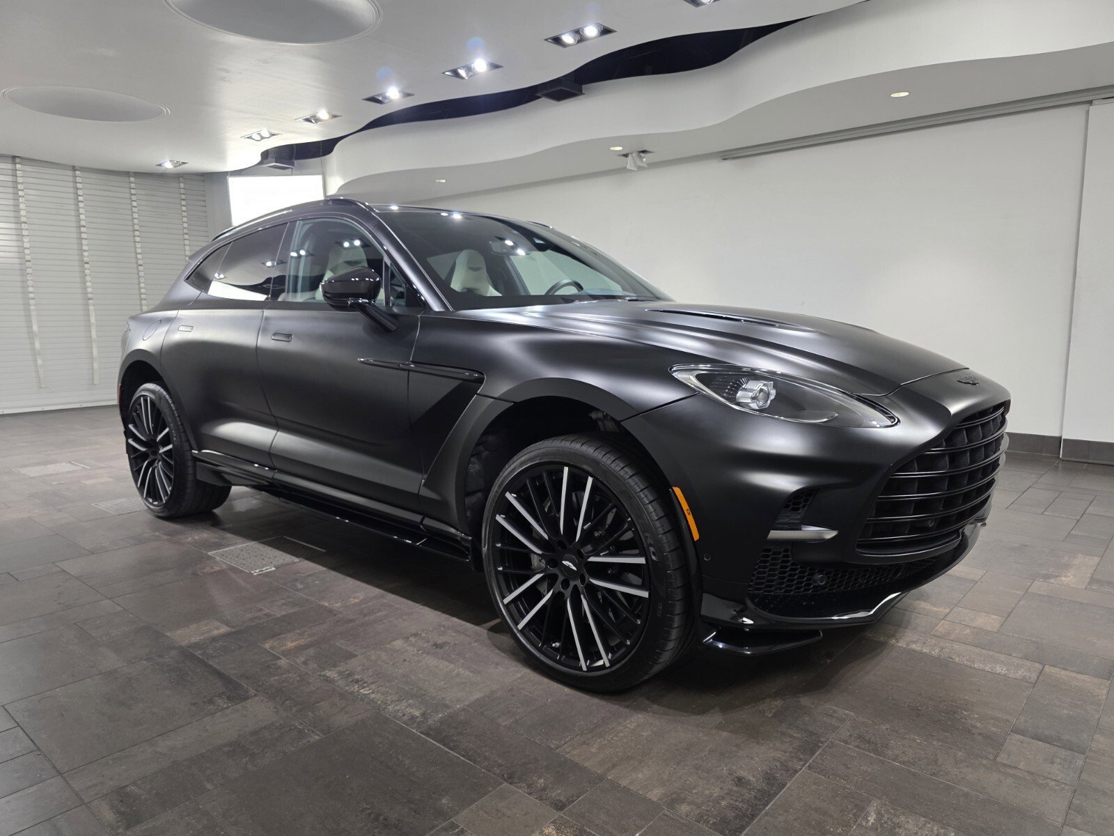 2023 Aston Martin DBX 707