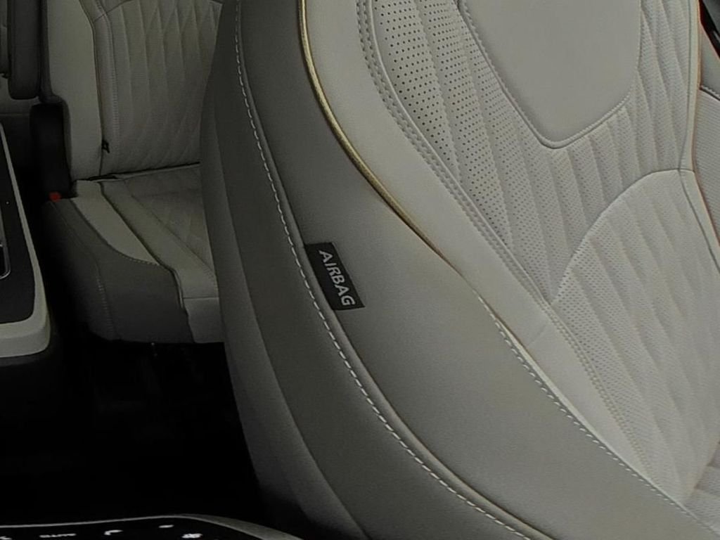 New 2027 2T RAD WHT INFINITI Autograph AWD image 29