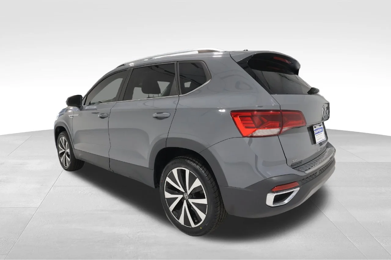 Used 2023 Gray Volkswagen 1.5T SE image 2
