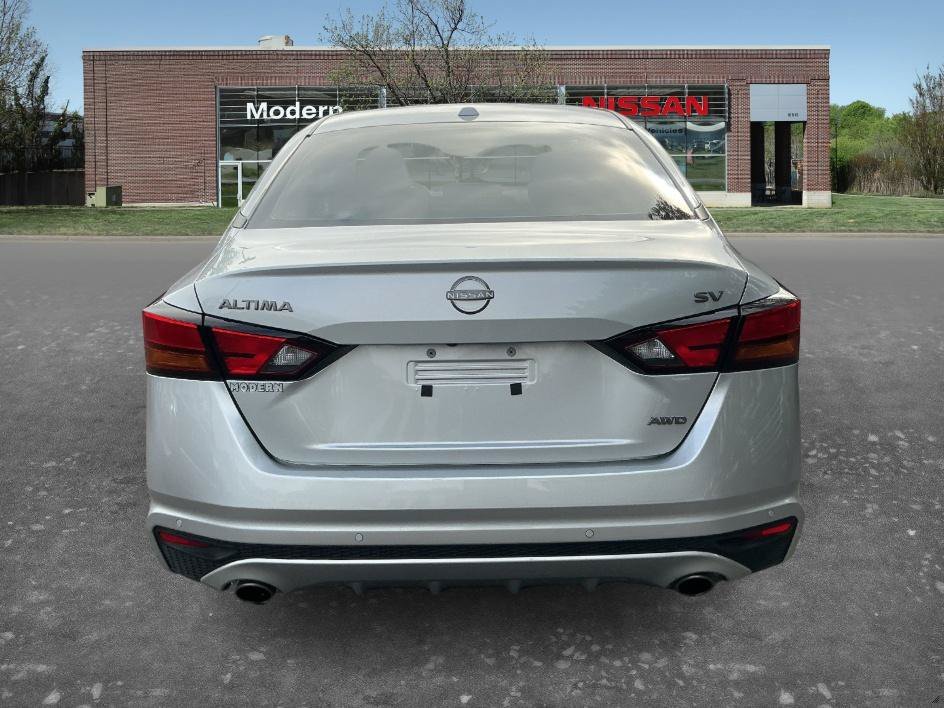 Certified Used 2024 Brilliant Silver Metallic Nissan 2.5 SV image 3