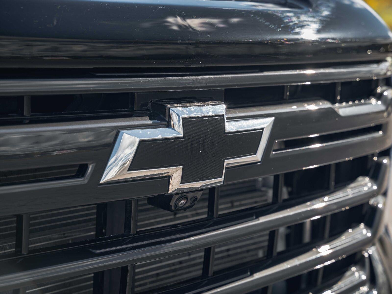 Used 2026 Black Chevrolet High Country image 11