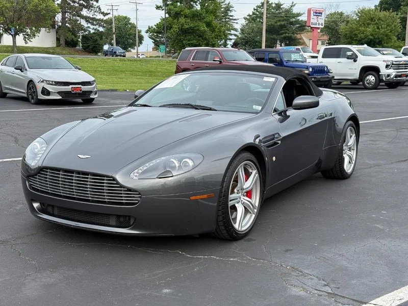 Used 2008 Silver Aston Martin Base image 10
