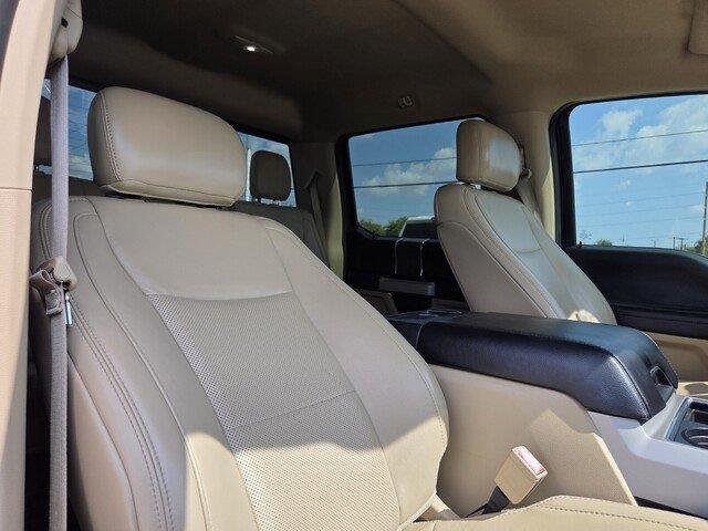 Used 2019 Agate Black Metallic Ford LARIAT image 33