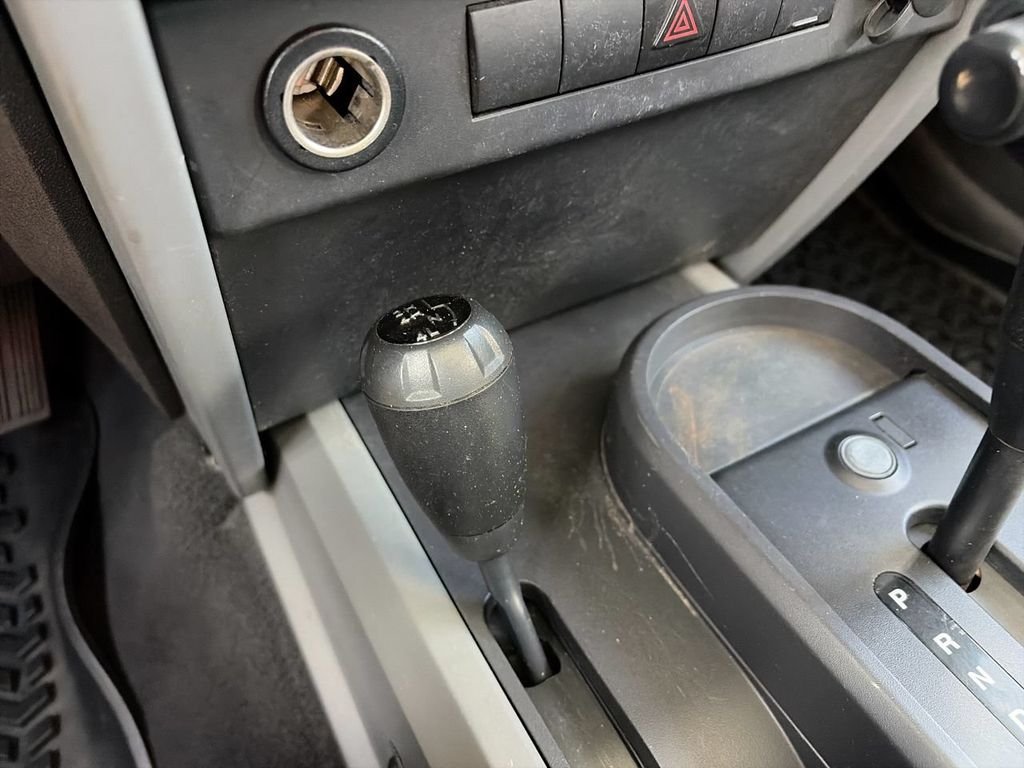 Used 2008 Silver Jeep Unlimited X image 18