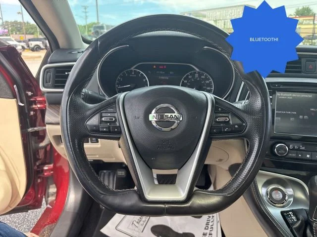 Used 2016 Red Nissan Platinum image 14