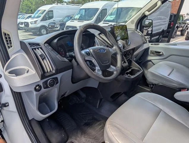 Used 2018 Oxford White Ford Base image 28