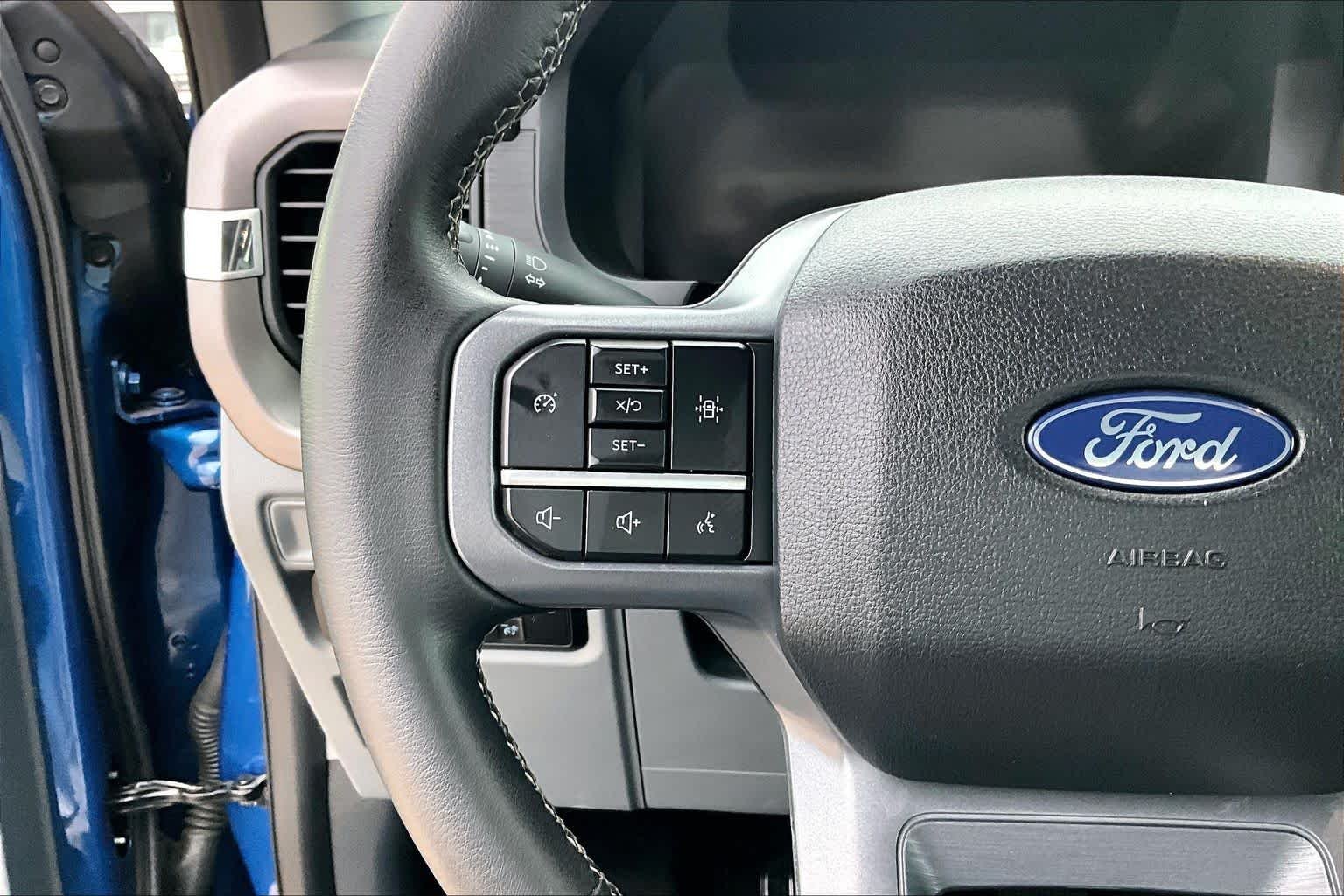 Used 2025 Atlas Blue Metallic Ford XLT image 24