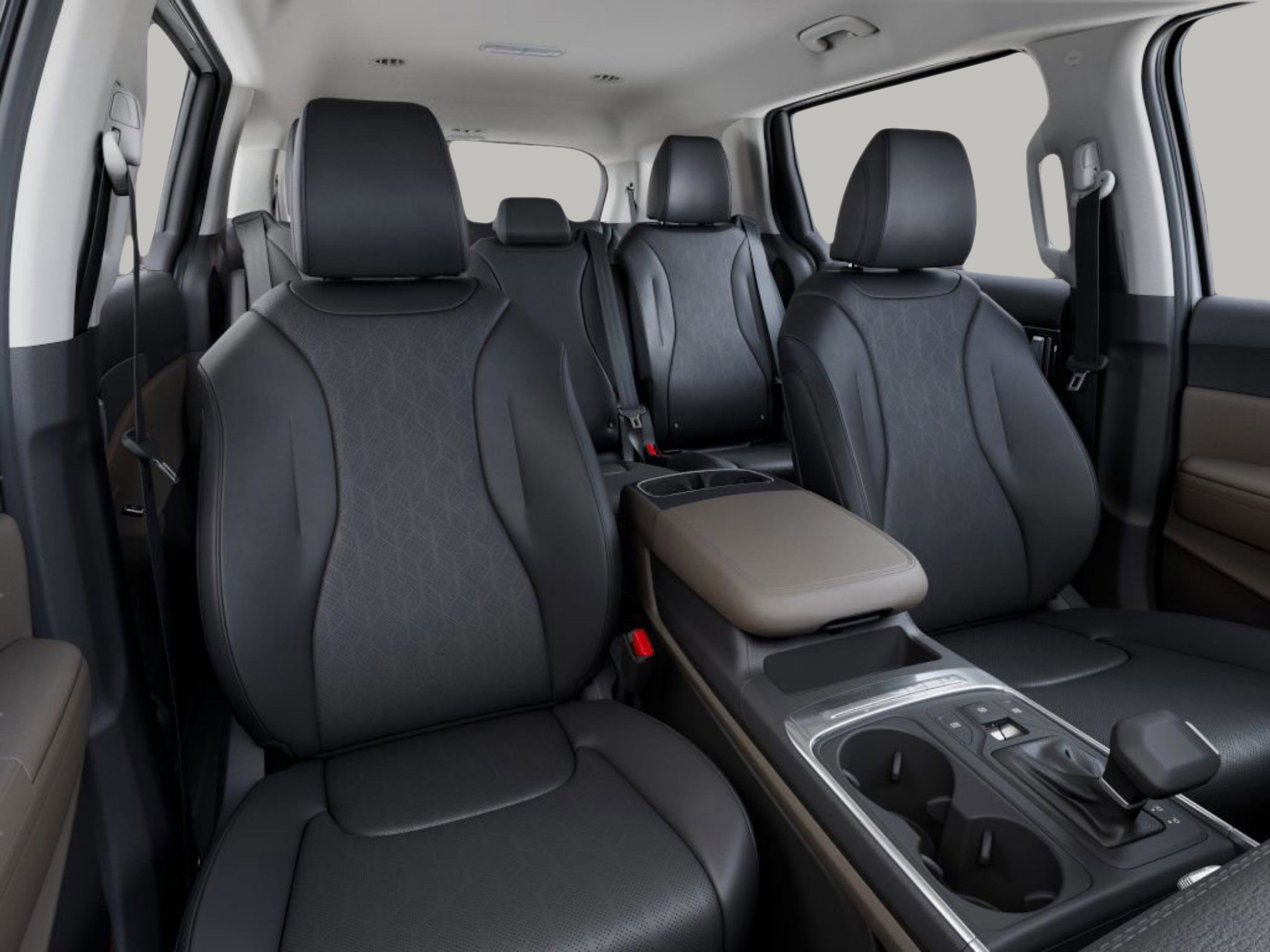 New 2025 Snow White Pearl Kia LXS image 15