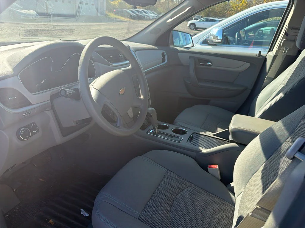 Used 2017 White Chevrolet LS image 8