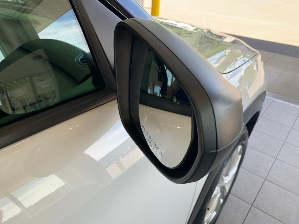 Used 2021 White Chevrolet LS image 22