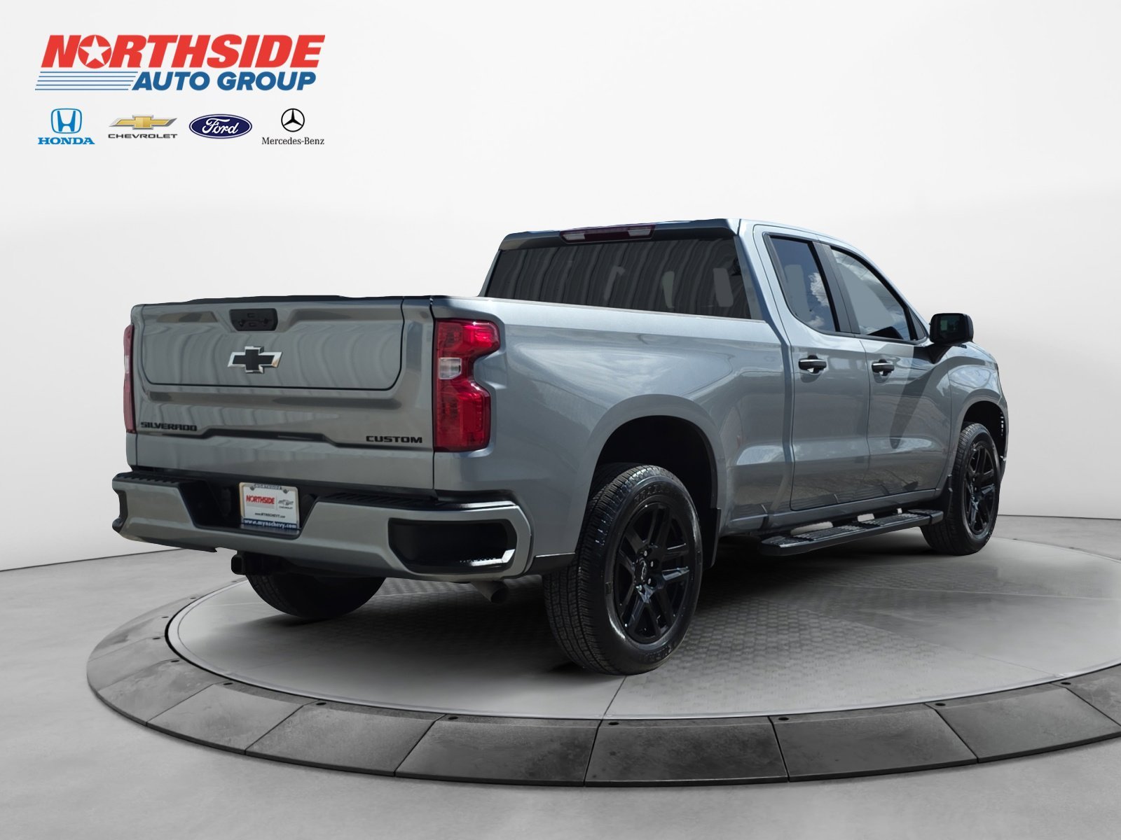 Used 2025 Sterling Gray Metallic Chevrolet Custom image 7