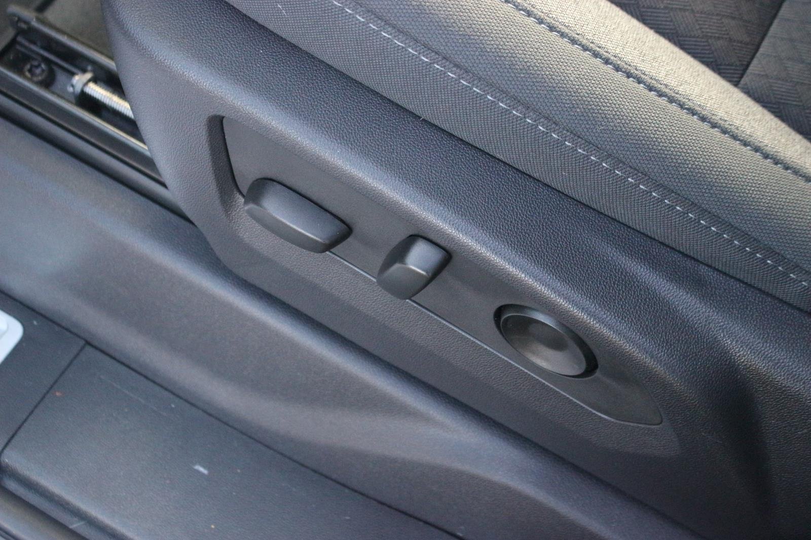 Used 2024 Summit White GMC Elevation image 18