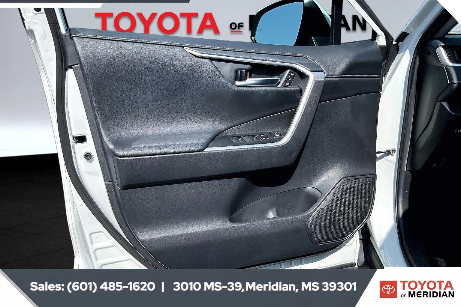 Used 2020 Blizzard Pearl Toyota Hybrid Limited image 17