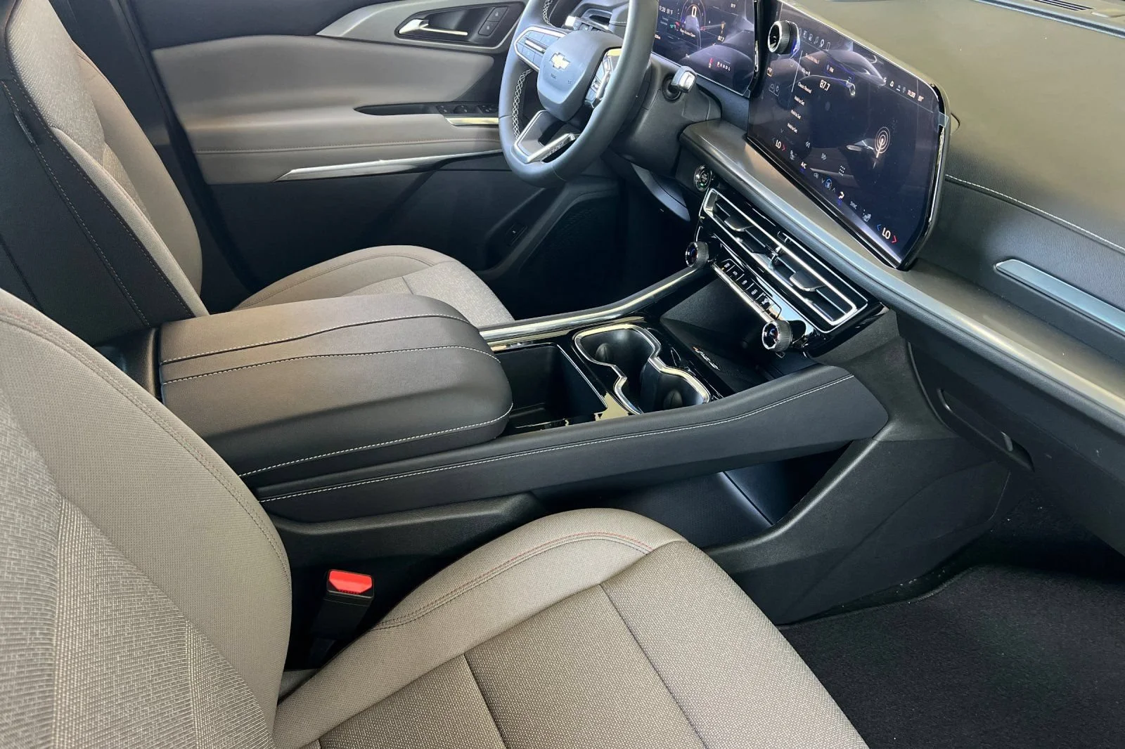 New 2027 Mosaic Black Metallic Chevrolet LT image 17