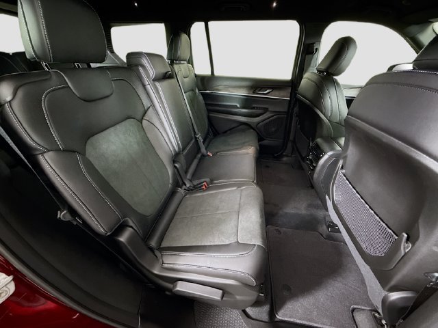 New 2026 Velvet Red Pearl-Coat Exterior Paint Jeep Altitude image 27