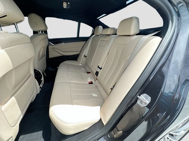 Used 2022 Gray BMW 530i image 25