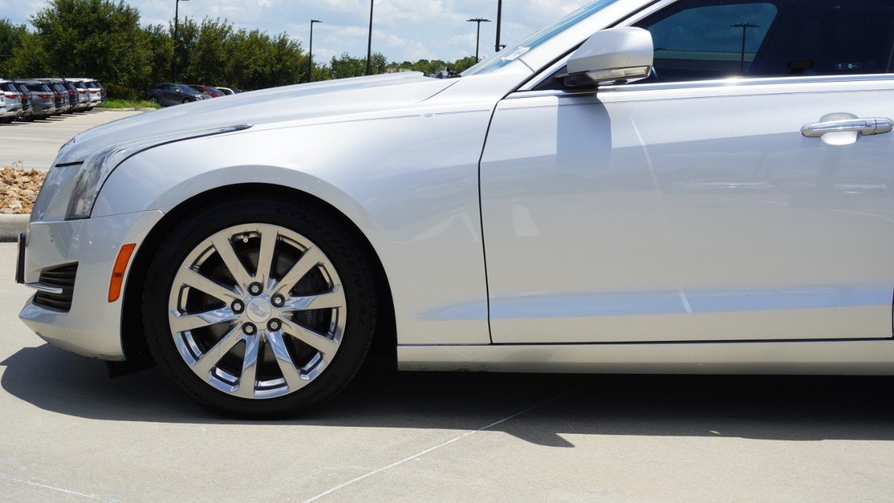 Used 2018 Silver Cadillac Luxury RWD image 10