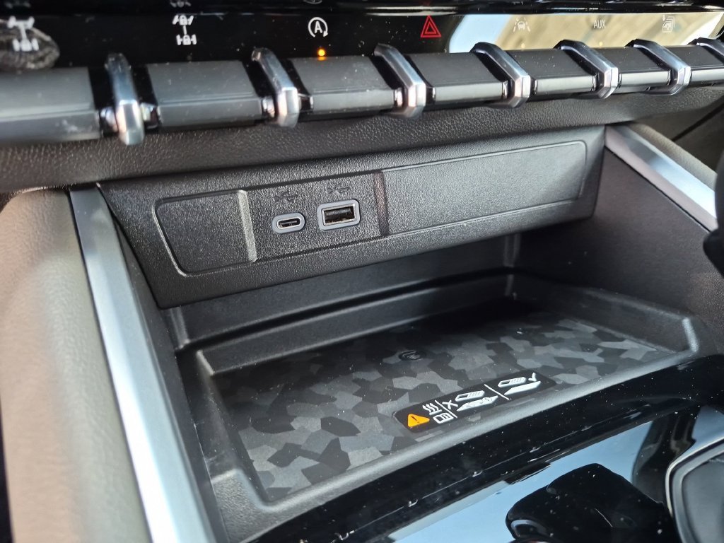 2026 Chevrolet Colorado ZR2 - Photo 37