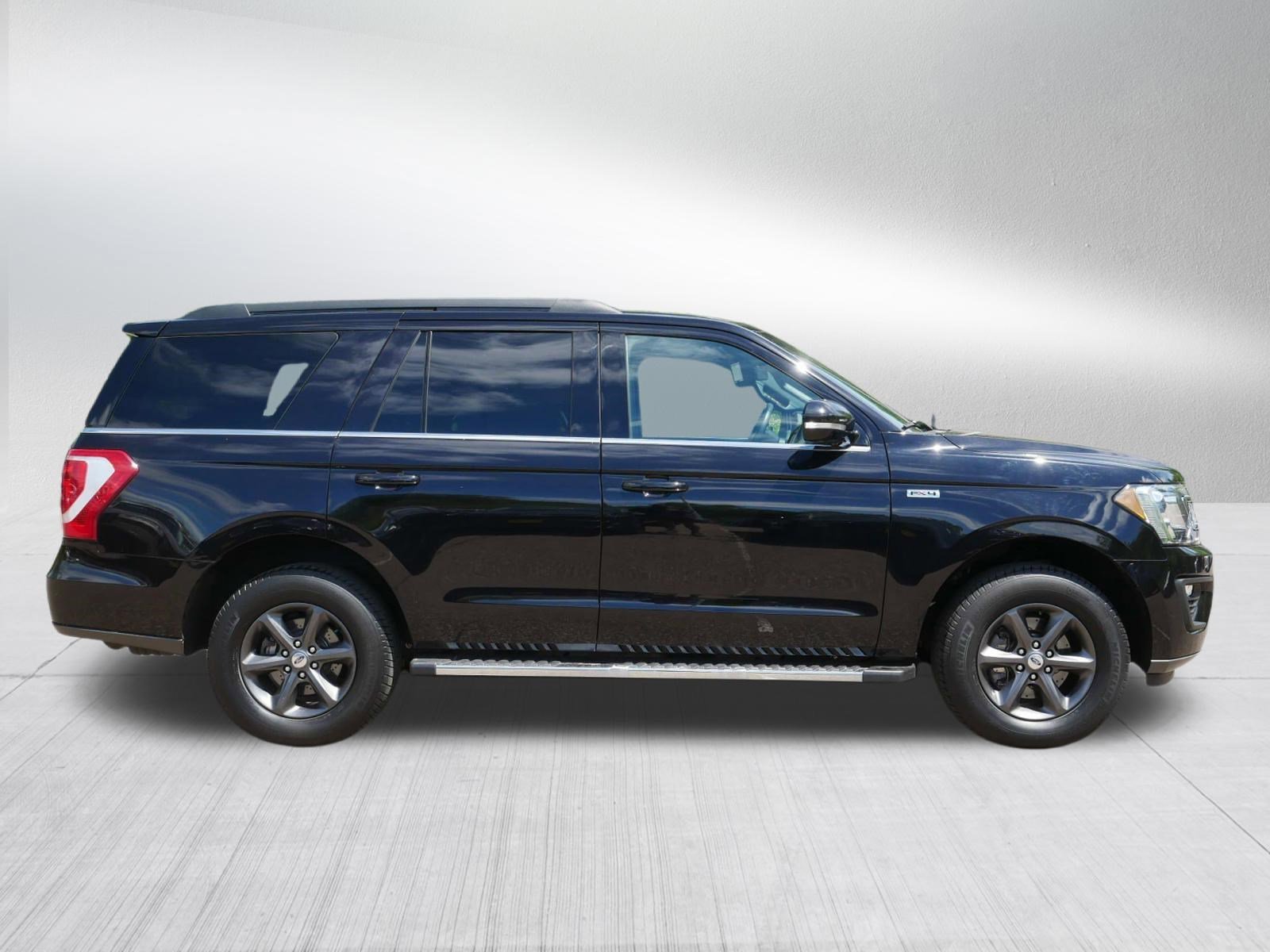 Used 2021 Agate Black Metallic Ford XLT image 8