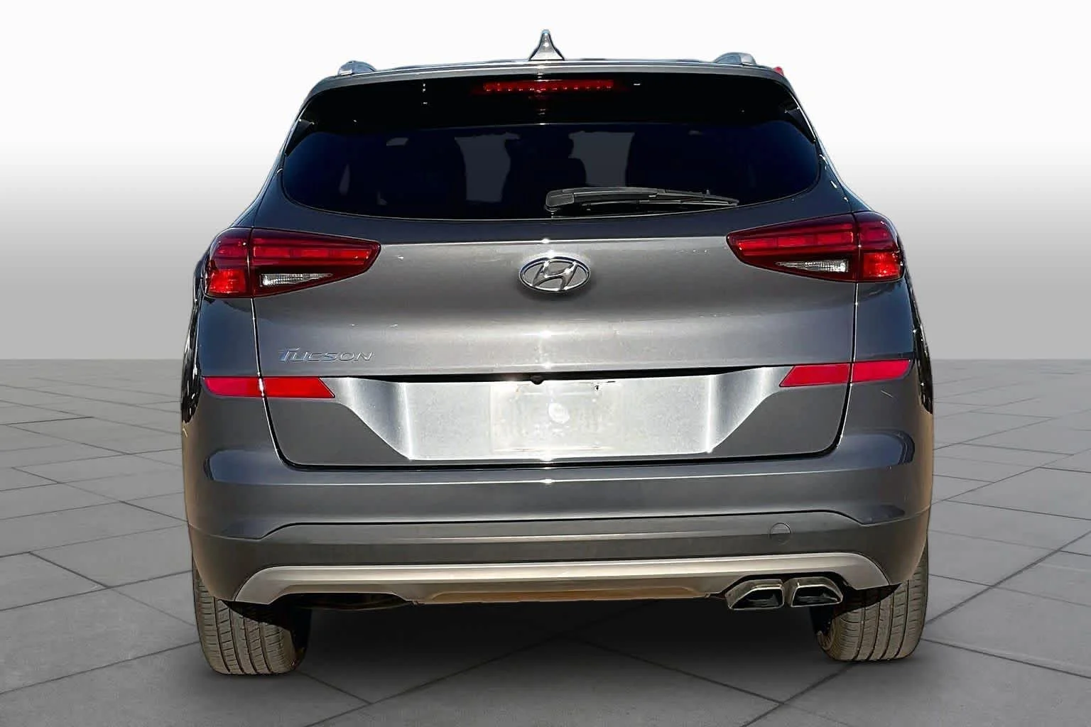 Used 2019 Coliseum Gray Hyundai Limited image 5