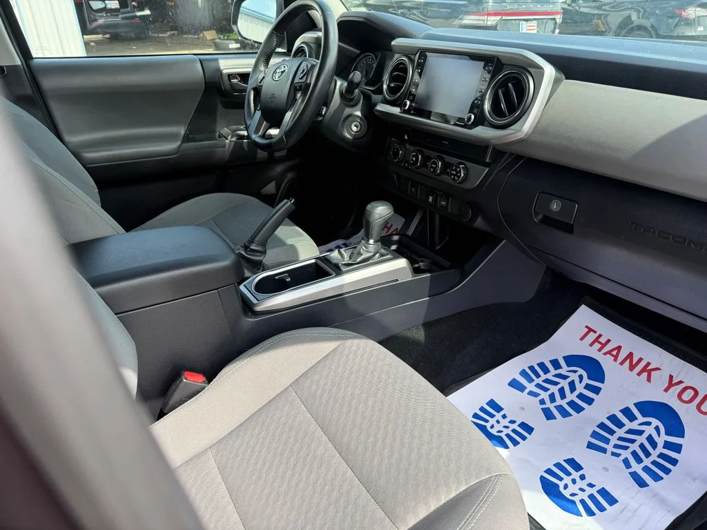 Used 2020 Gray Toyota SR5 image 14