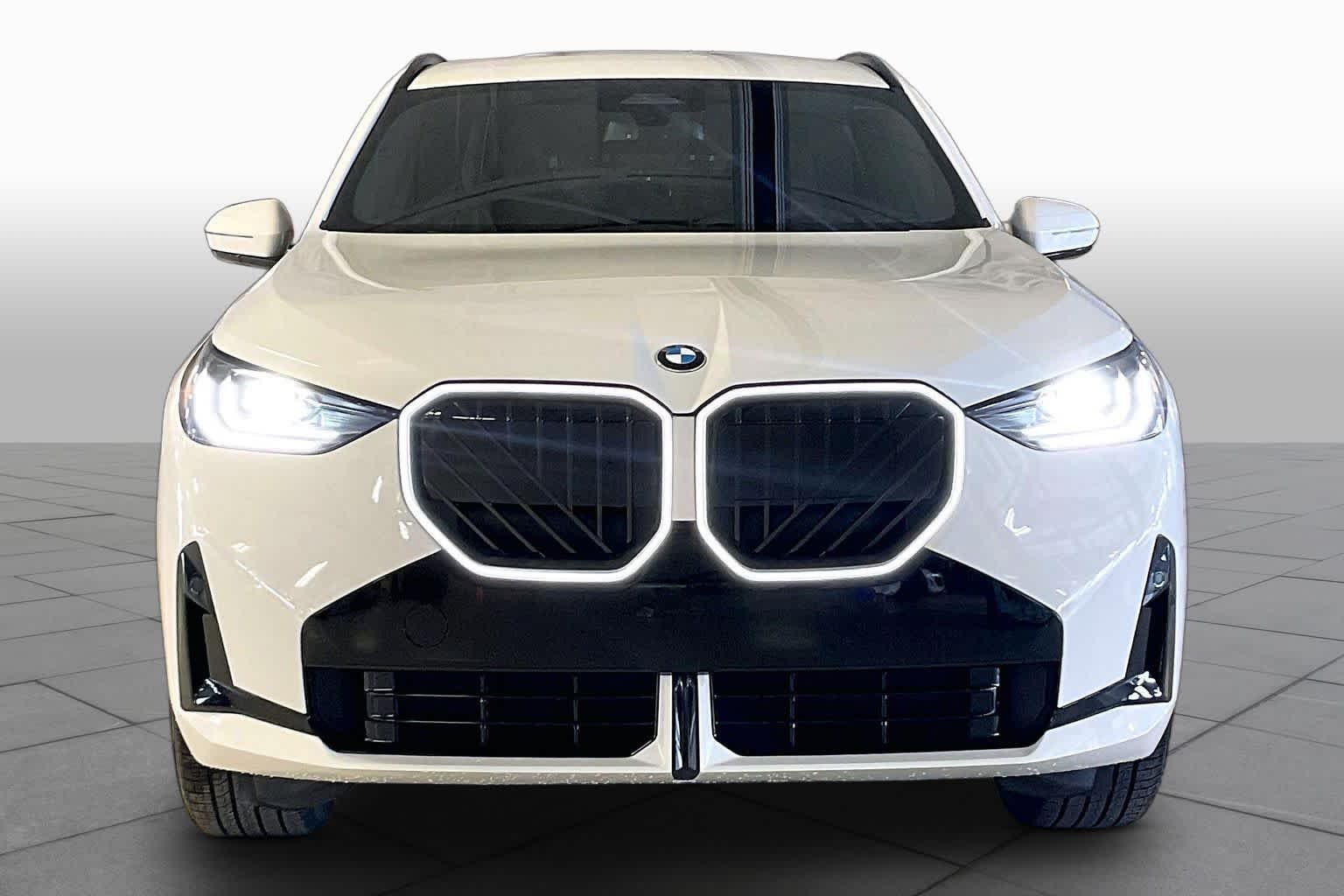 Used 2026 Alpine White BMW 30 xDrive image 3