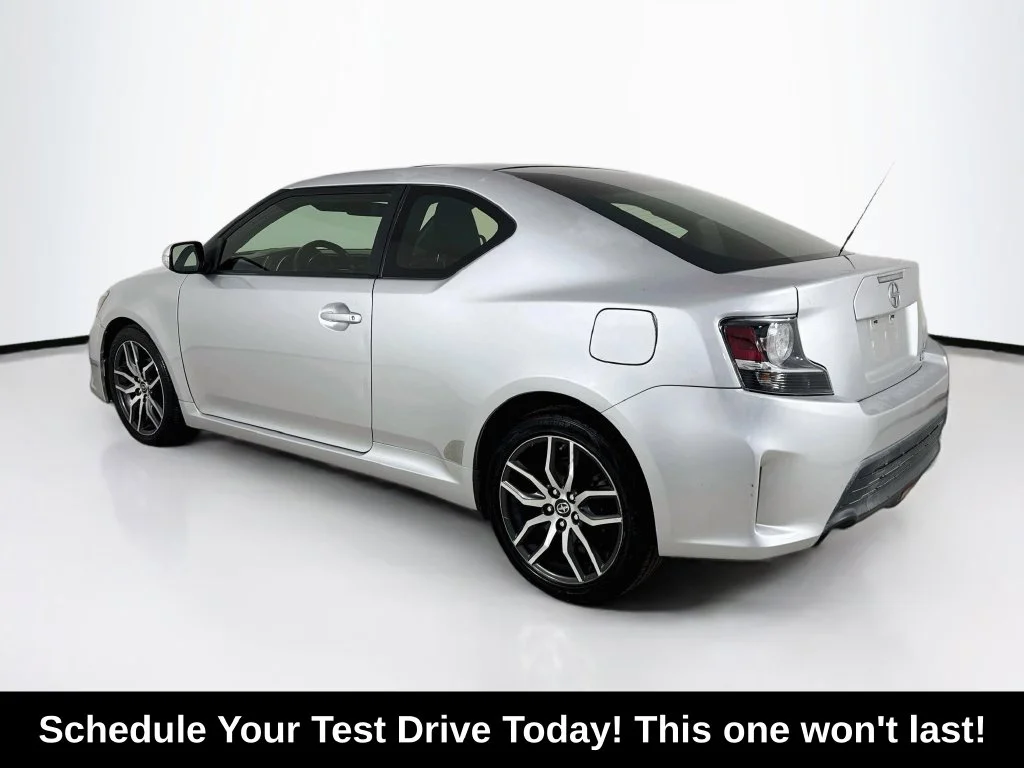 Used 2014 Classic Silver Metallic Scion Base image 5