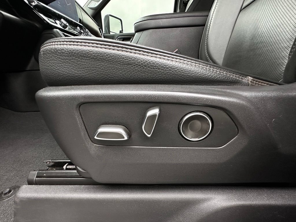 Used 2024 Onyx Black GMC Denali image 21