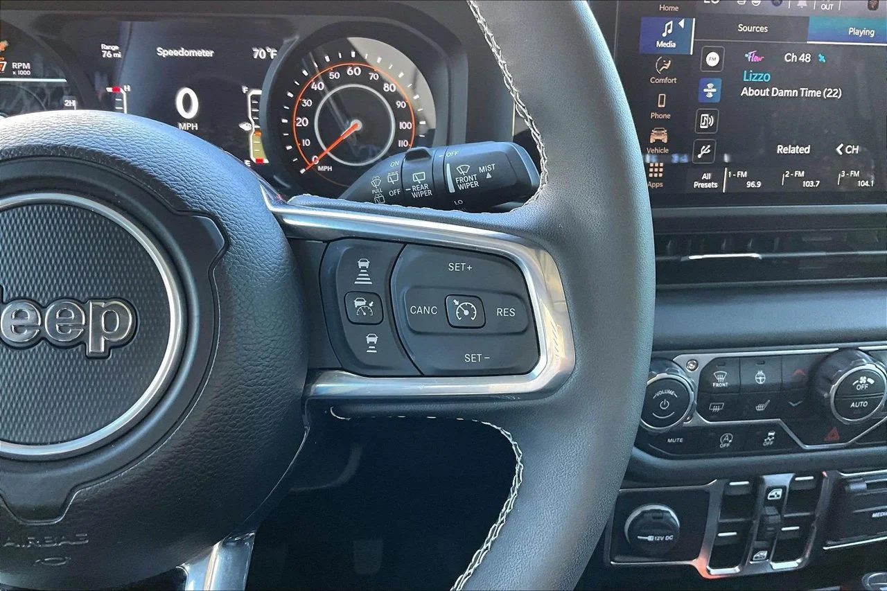 Used 2025 Blue Jeep Sahara image 28