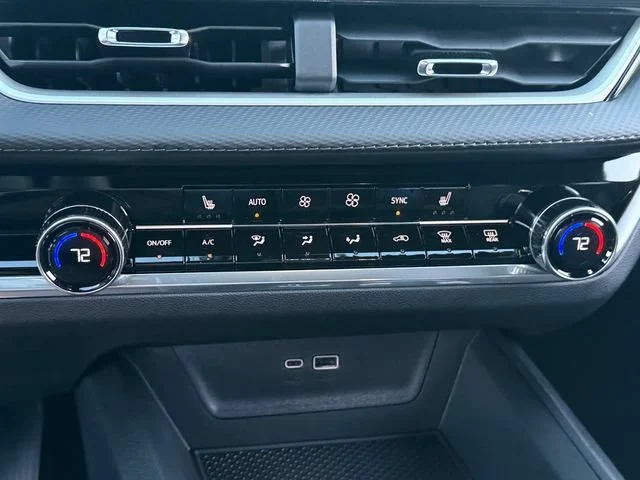 New 2027 Mosaic Black Metallic Chevrolet LT image 18