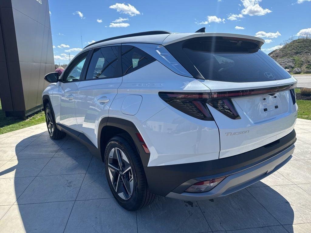New 2026 White Hyundai SEL FWD image 5